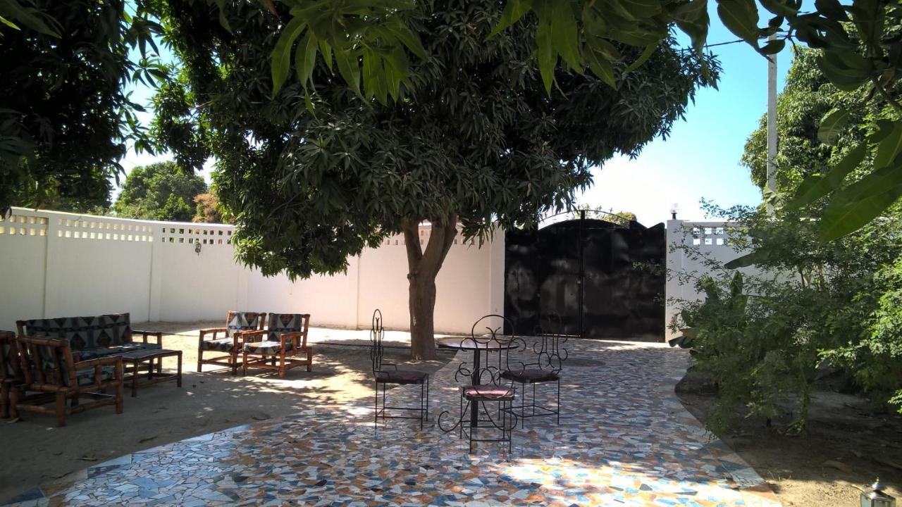 The White House No.1 Villa Brufut Bagian luar foto